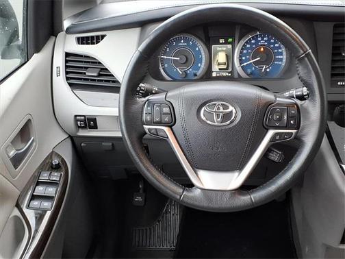 2018 Toyota Sienna SE