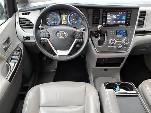 2018 Toyota Sienna SE