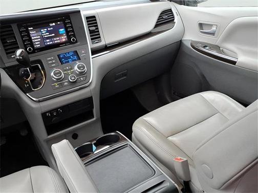 2018 Toyota Sienna SE