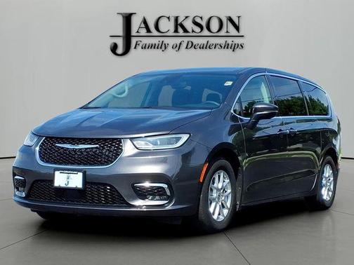 Granite Crystal Metallic Clearcoat 2023 Chrysler Pacifica Touring L