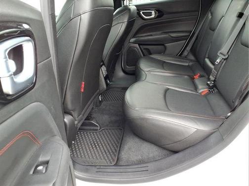 Bright White Clearcoat 2025 Jeep Compass Trailhawk