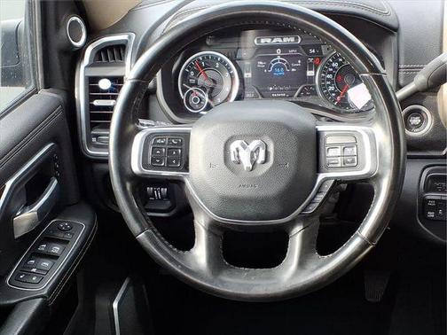 2022 RAM 2500 Laramie Crew Cab 4x4 6'4' Box