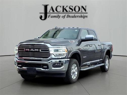 2022 RAM 2500 Laramie Crew Cab 4x4 6'4' Box