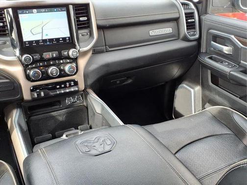 2022 RAM 2500 Laramie Crew Cab 4x4 6'4' Box