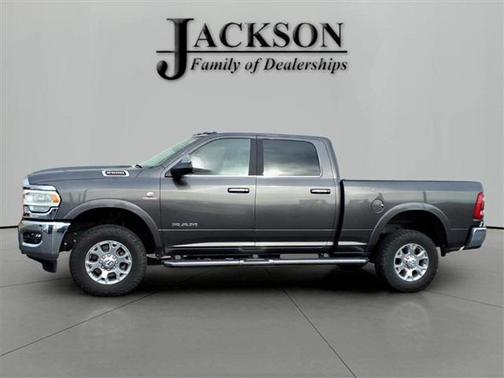 2022 RAM 2500 Laramie Crew Cab 4x4 6'4' Box