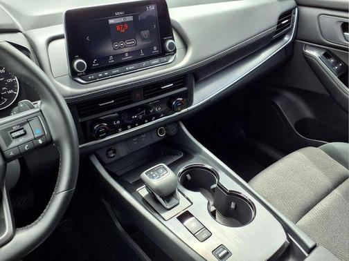 Super Black 2025 Nissan Rogue SV