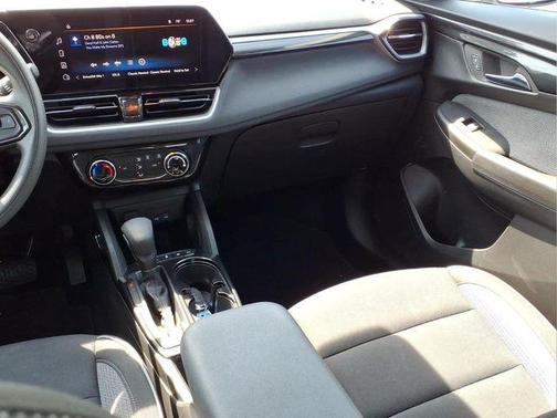 Summit White 2025 Chevrolet Trailblazer LT