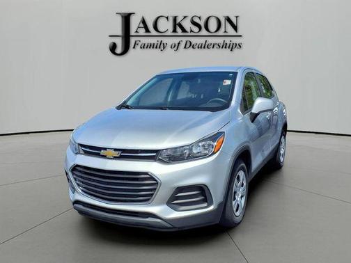 Silver Ice Metallic 2017 Chevrolet Trax LS