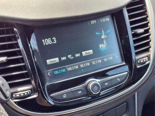 Silver Ice Metallic 2017 Chevrolet Trax LS