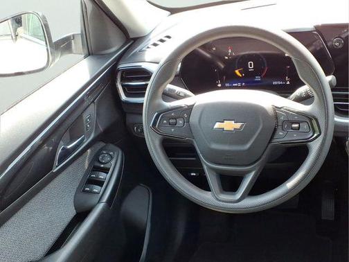 Summit White 2025 Chevrolet Trailblazer LT