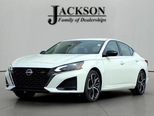 2025 Nissan Altima SR FWD