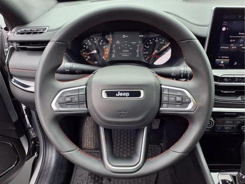 Silver Zynith Metallic Clearcoat 2025 Jeep Compass Trailhawk