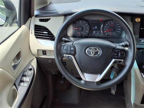 2015 Toyota Sienna LE