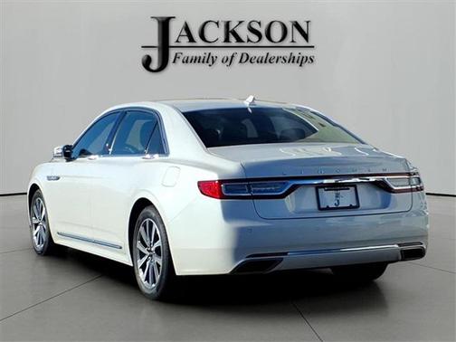 2018 Lincoln Continental Premiere