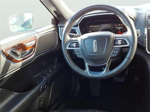 2018 Lincoln Continental Premiere