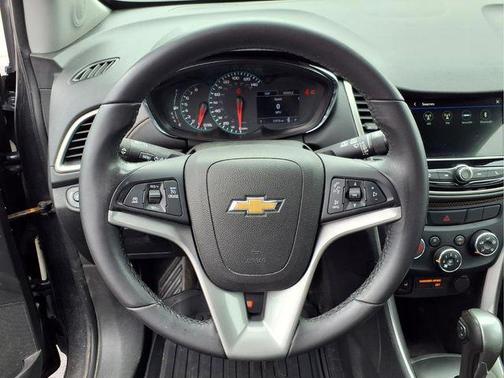 Nightfall Gray Metallic 2019 Chevrolet Trax LT