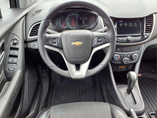 Nightfall Gray Metallic 2019 Chevrolet Trax LT