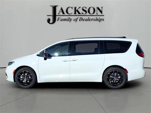 2026 Chrysler Pacifica L