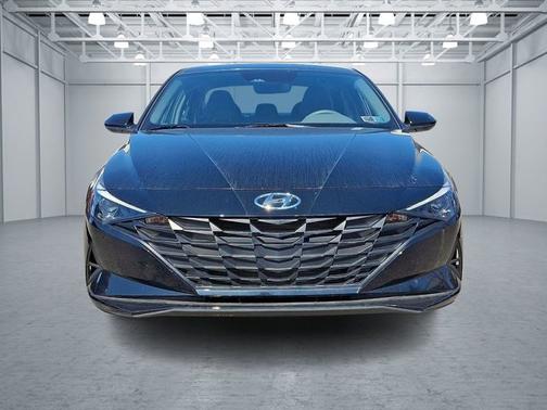 2023 Hyundai ELANTRA SE
