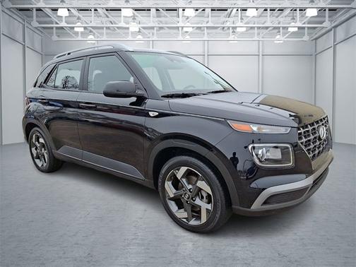 2023 Hyundai VENUE SEL