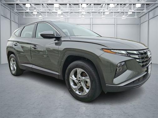 2023 Hyundai TUCSON SE