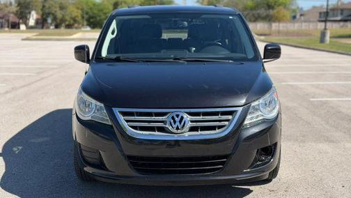 2012 Volkswagen Routan SE