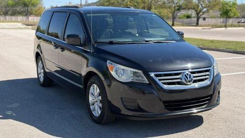 2012 Volkswagen Routan SE