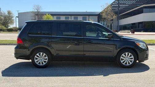 2012 Volkswagen Routan SE