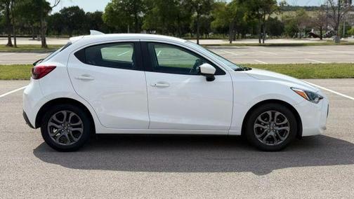 2020 Toyota Yaris Sedan XLE