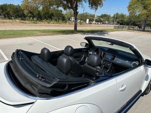 2013 Volkswagen Beetle 2.0T w/Sound/Nav