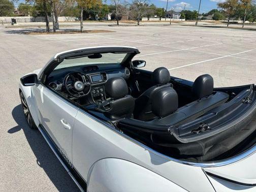 2013 Volkswagen Beetle 2.0T w/Sound/Nav