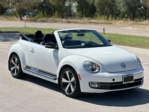 2013 Volkswagen Beetle 2.0T w/Sound/Nav