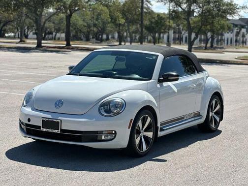 2013 Volkswagen Beetle 2.0T w/Sound/Nav
