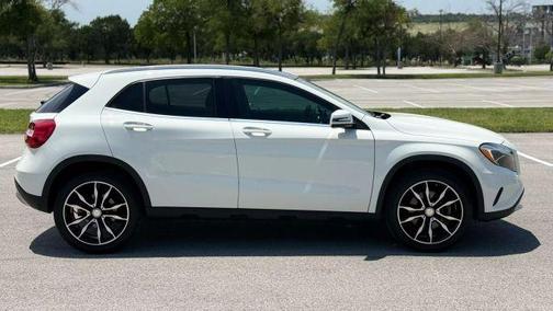 2017 Mercedes-Benz GLA 250 Base