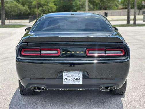 2017 Dodge Challenger SXT