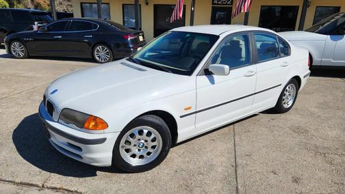 2000 BMW 323 323i 4dr Sdn