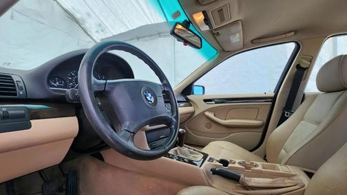 2000 BMW 323 323i 4dr Sdn