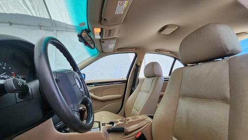 2000 BMW 323 323i 4dr Sdn