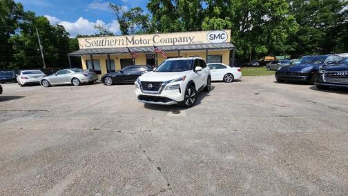 White 2022 Nissan Rogue Platinum