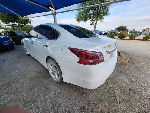 Pearl White 2013 Nissan Altima 2.5 SV