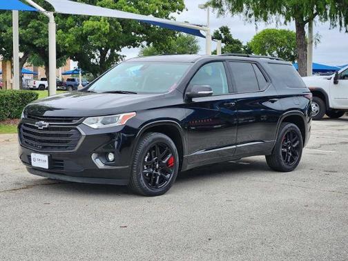 Mosaic Black Metallic 2021 Chevrolet Traverse Premier