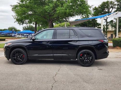 Mosaic Black Metallic 2021 Chevrolet Traverse Premier