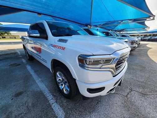 Bright White Clearcoat 2022 RAM 1500 Limited
