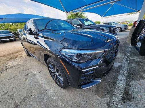 Black Sapphire Me 2022 BMW X6 M50i