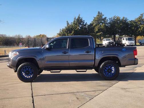 2017 Toyota Tacoma SR