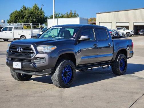 2017 Toyota Tacoma SR