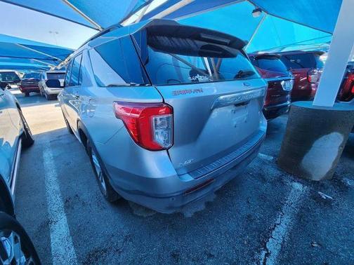 Iconic Silver Metallic 2024 Ford Explorer XLT