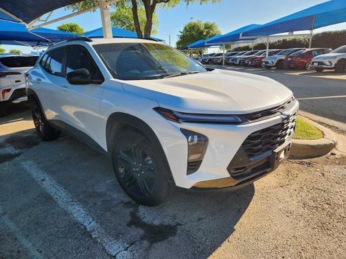 Summit White 2025 Chevrolet Trax FWD ACTIV