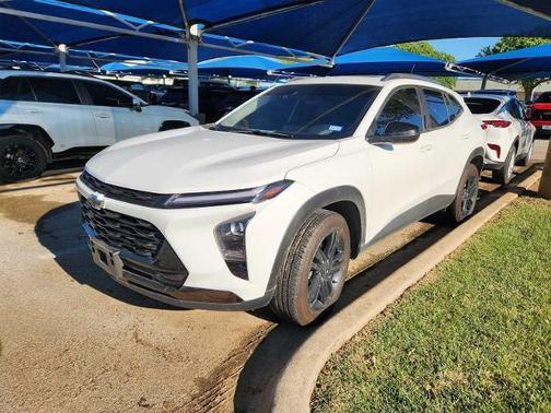 Summit White 2025 Chevrolet Trax FWD ACTIV