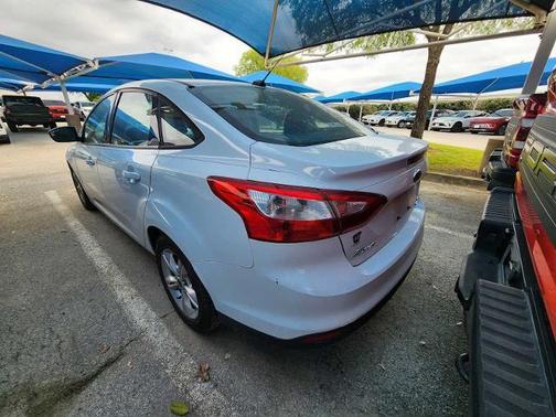 Oxford White 2014 Ford Focus SE